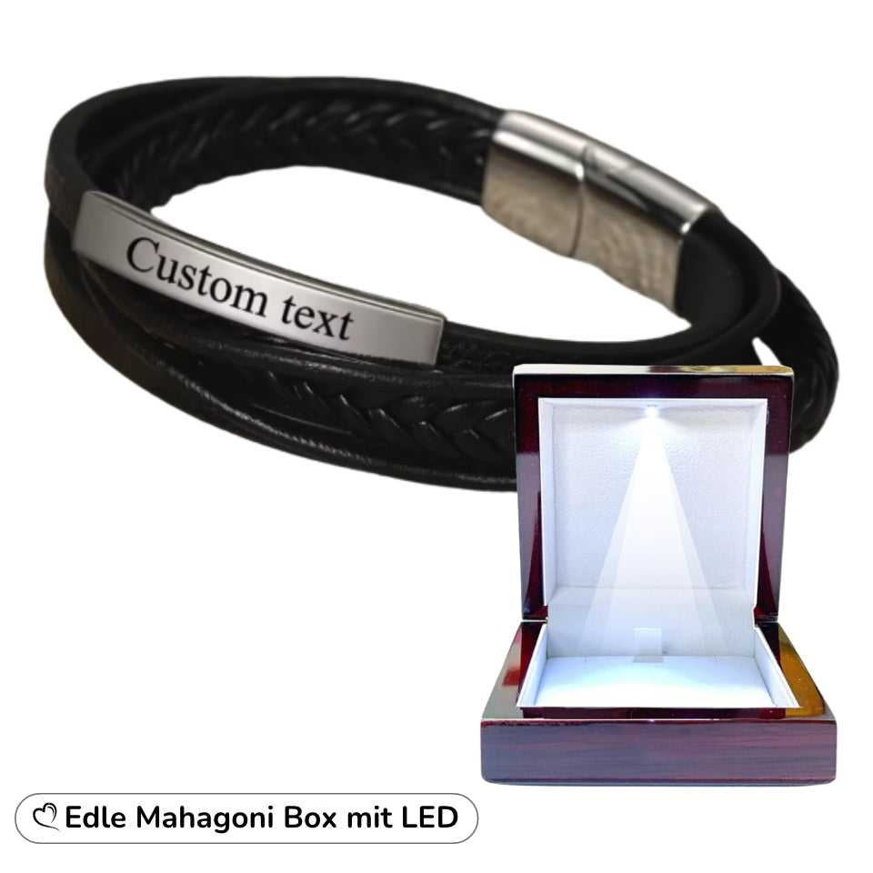 Gevlochten leren armband met gegraveerd element