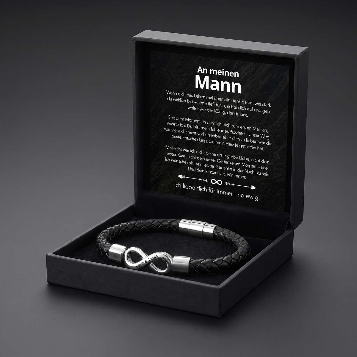 Aufrechte Geschenkbox mit Botschaftskarte An meinen Mann, Armband mit silbernem Infinity-Anhänger liegt im Inneren