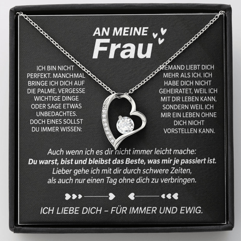 Weißgold-Herzanhänger auf der Karte An meine Frau in der Premium Box, von oben fotografiert