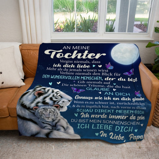 An meine Tochter - Kuscheldecke mit liebevoller Botschaft bei Nacht