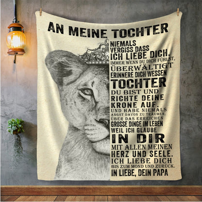 An meine Tochter - Kuscheldecke mit liebevoller Botschaft und Löwin