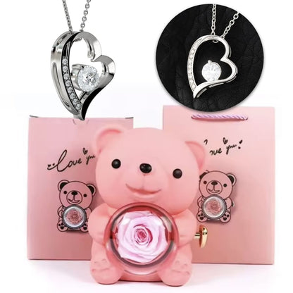 Ewige Teddy Rosenbox mit edlem Herzschmuck