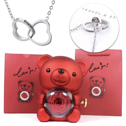 Ewige Teddy Rosenbox mit gravierter Doppelherz-Halskette