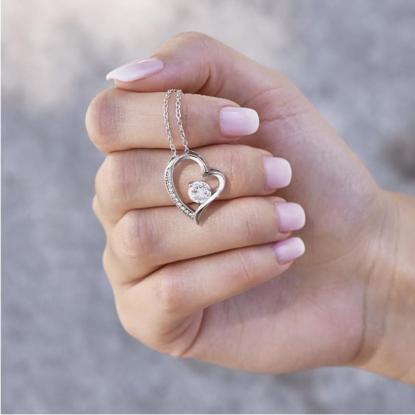 An meine Mama – Ewige Rose mit Herzkette & liebevoller Karte