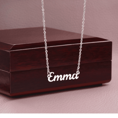 An meine Königin - Namenskette mit liebevoller Notiz