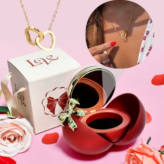 Ewige Rose in Kugelbox – Doppelherz-Halskette mit persönlicher Gravur