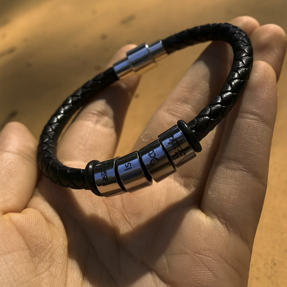 Geflochtenes Lederarmband mit Gravur-Elementen - Rund