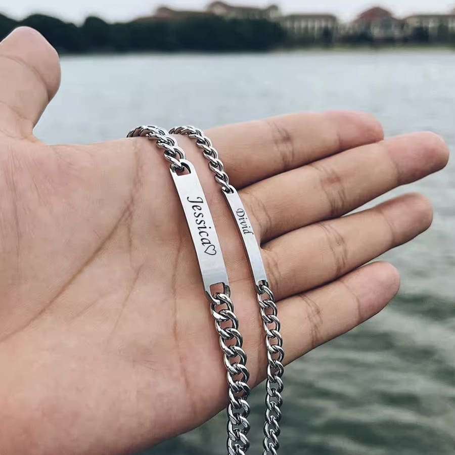 Graviertes Armband-Set für Paare – Mit ewiger Rosenbox