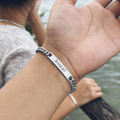 Graviertes Armband-Set für Paare – Mit ewiger Rosenbox