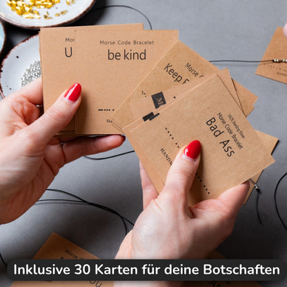 Morsecode Armband DIY Set – 1230-teiliges Schmuck Bastelset mit Perlen, Karten & Schnur