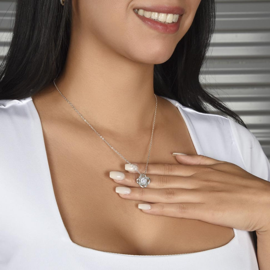 Für meinen Schatz – Knotenanhänger in 14k Weißgold / 18k Gelbgold Veredelung