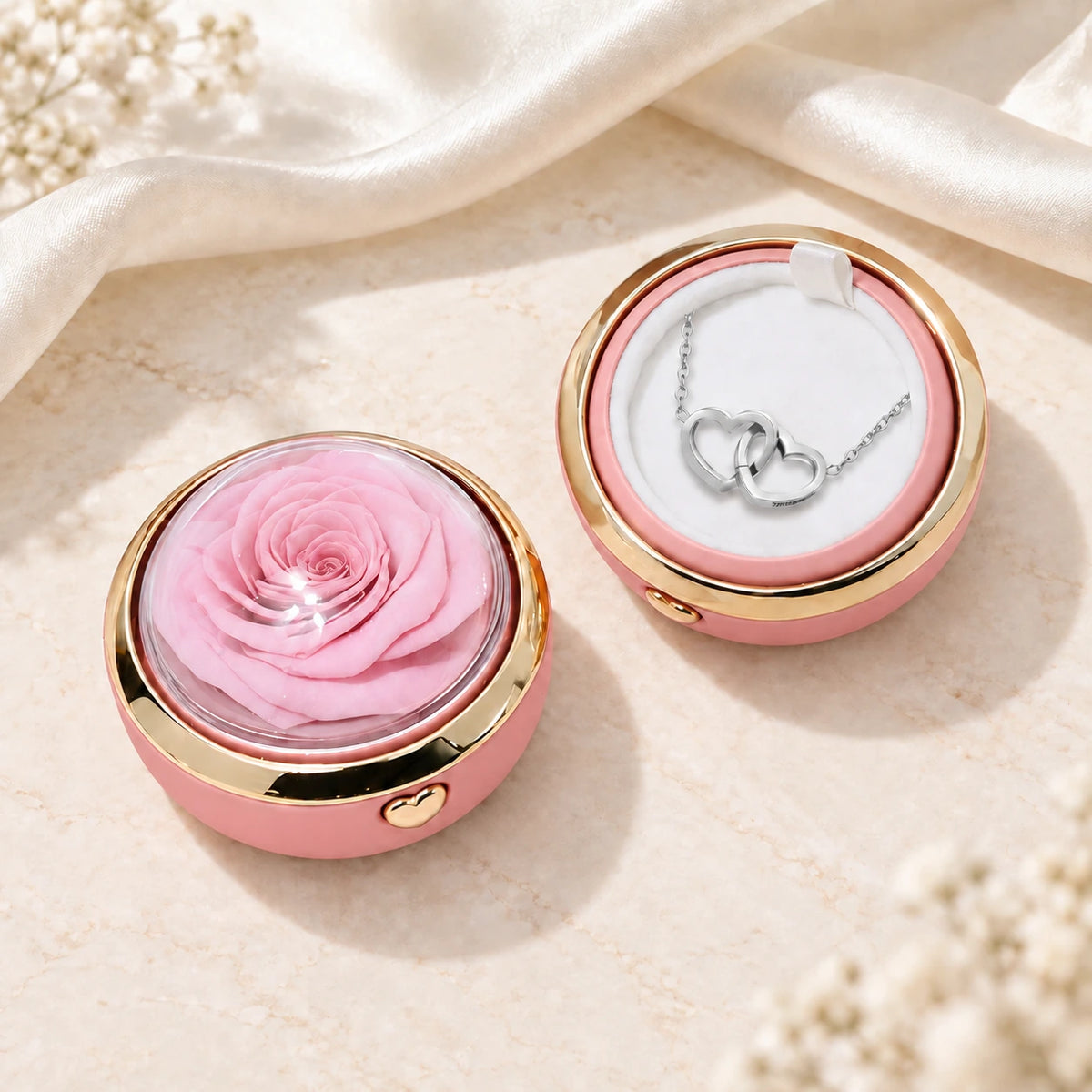 Ewige Kuppel-Rosenbox in Rosa mit Doppelherz-Halskette in 14k Weißgold