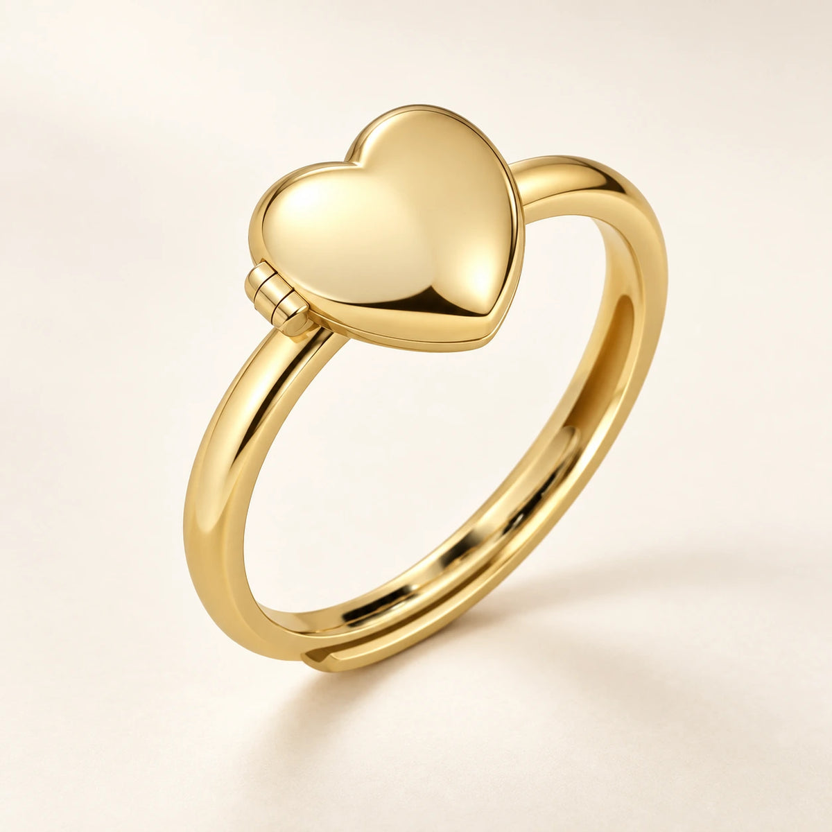 Herz-Medaillonring in 18k Gelbgold, geschlossen