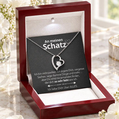 Weißgold-Herzanhänger auf Karte An meinen Schatz in geöffneter Mahagoni-Stil Luxus-Box
