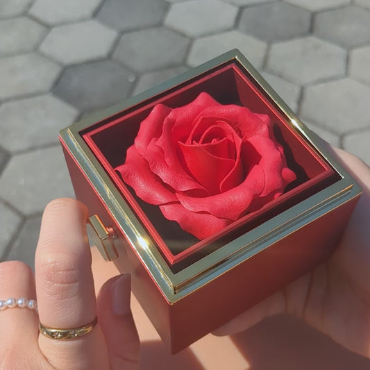 LoveBox Deluxe – Ewige Rose mit Herzschmuck & Botschaft